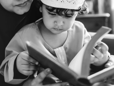 muslims-reading-from-quran